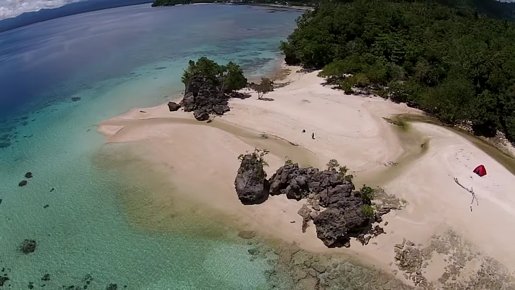 Pesona Pantai Bambahano: Surga Tersembunyi di Sulawesi Tengah